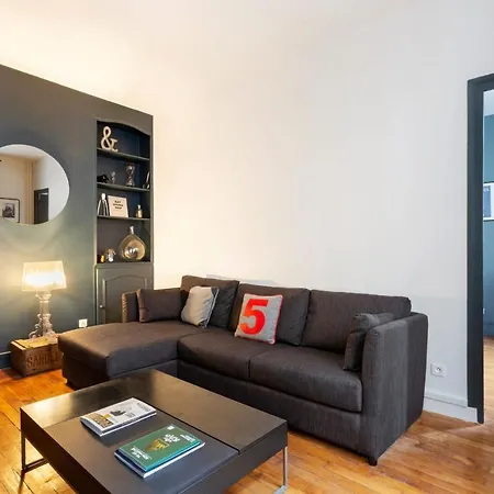 Bright & Modern 1-bedroom Apt, Sleeps 4 In Lejlighed
